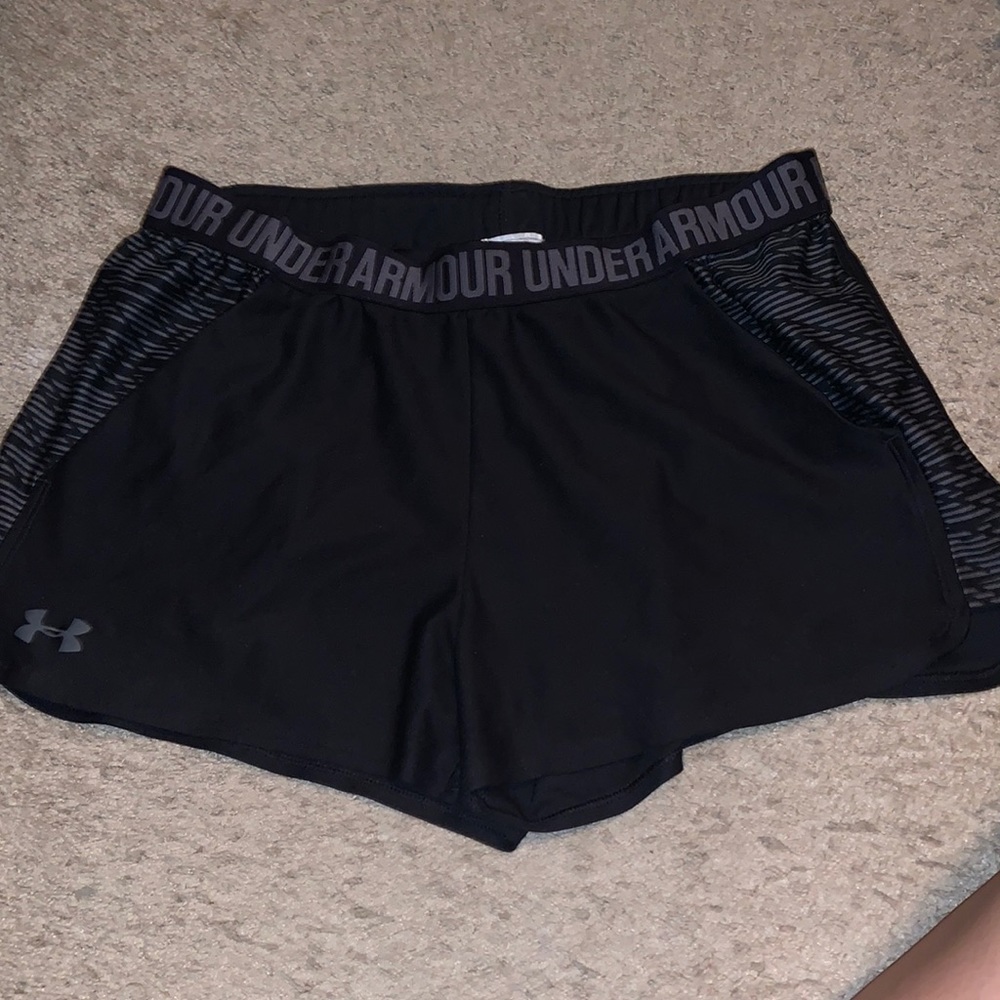 Medium black with grey under armour shorts